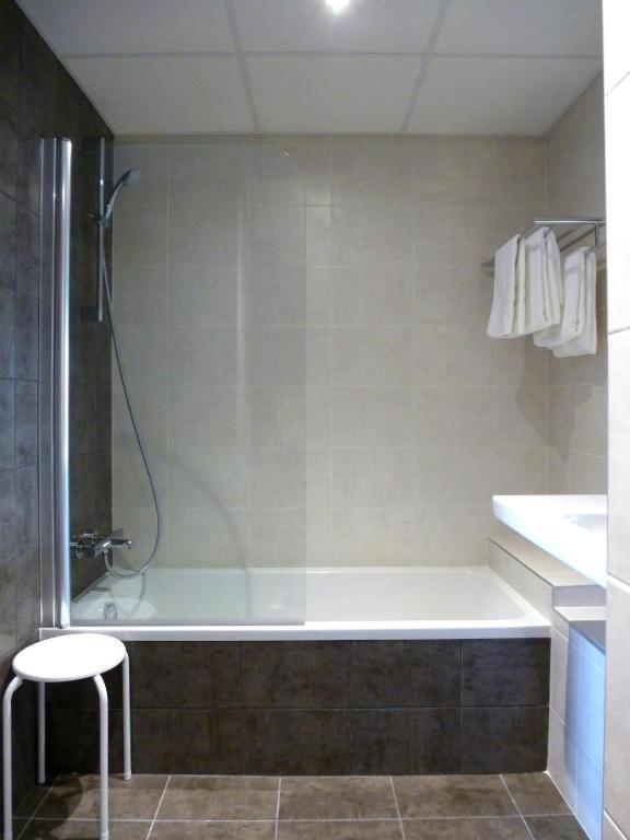 סן-מרסלן Hyp'Hotel מראה חיצוני תמונה